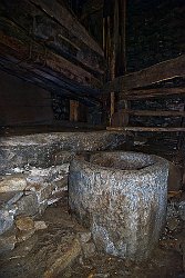 05 Antico torchio salendo a Savogno